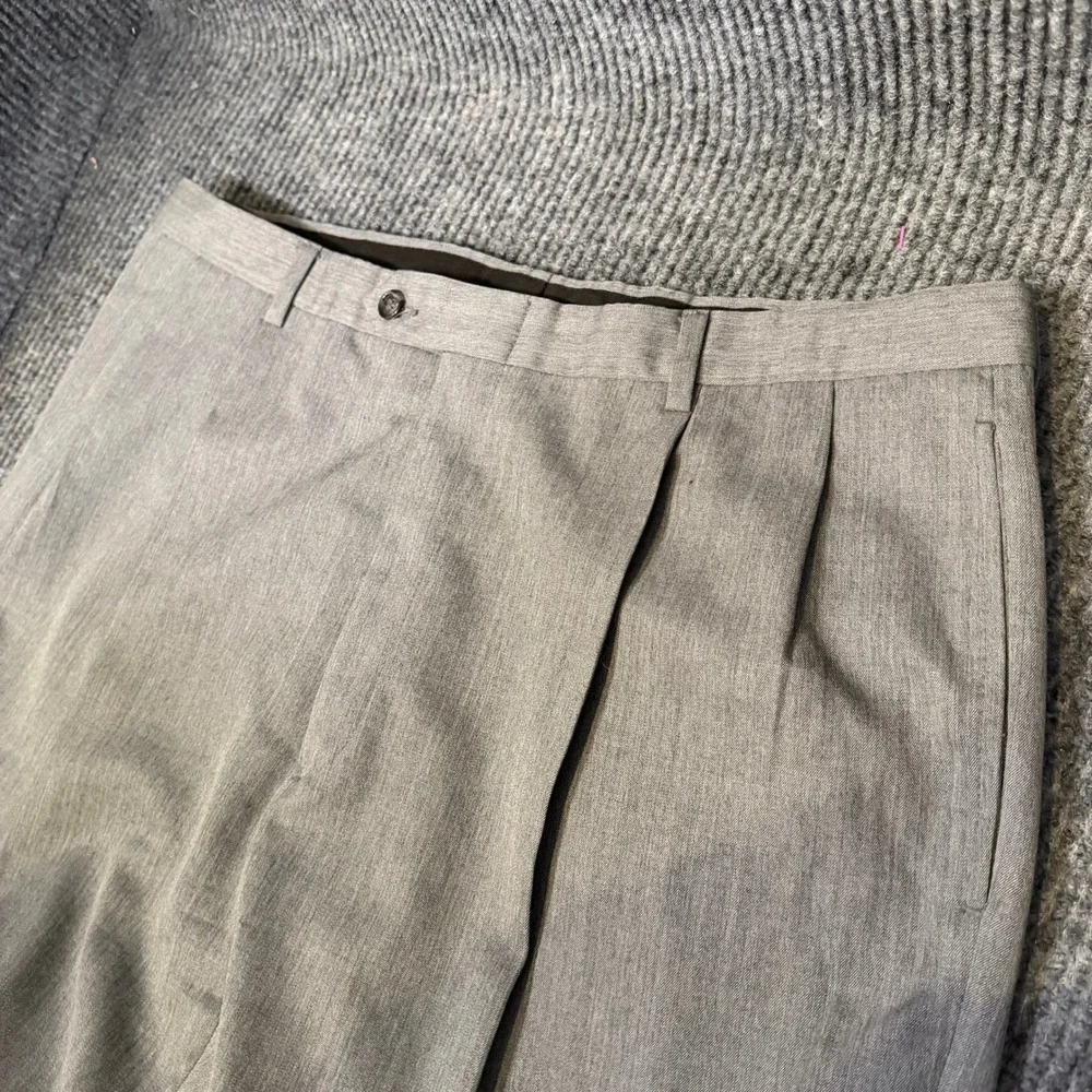 Austin Reed Super 100's Wool Dress Pants Men's 36x30 Gray Pleated Trousers